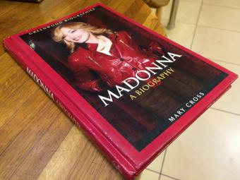 Cross, Mary: Madonna. A Biography