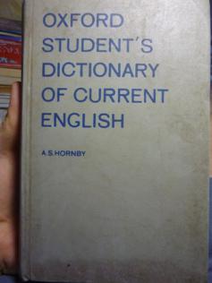 Hornby, A.S.; Ruse, Cristina: Oxford Student's Dictionary of current English. (    )